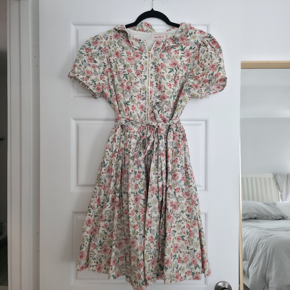 Ivy City Co Chelsea Dress in Cream Floral (Liberty Fabric 100% Cotton) - Picture 3 of 8